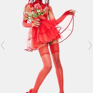 Beetlejuice bride costume Lydia deetz